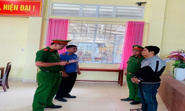 Thi hành lệnh bắt tạm giam giám đốc công ty sản xuất đường cát Nguyễn Văn Cam