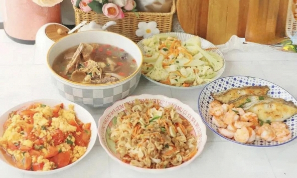 4 món chính và 1 món canh cho thực đơn bữa tối vừa tiết kiệm chi phí lại ngon miệng và thơm lừng!