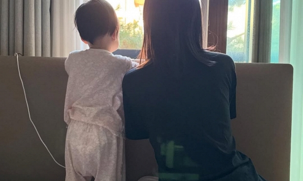 Nữ ca sĩ sinh năm 1999 giải nghệ, bí mật sinh con cho đại gia hơn 15 tuổi