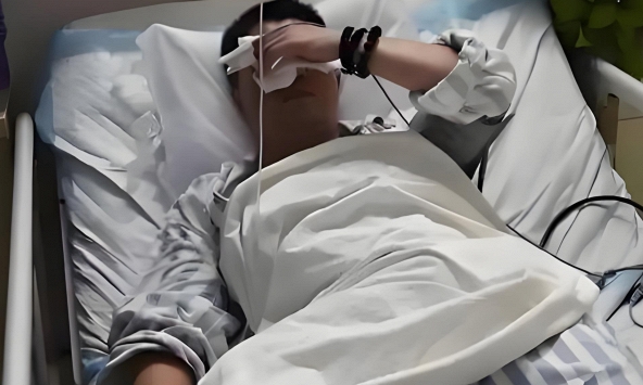 Kiêng ăn đường suốt 3 năm, người đàn ông 55 tuổi vẫn suy thận nặng, bác sĩ lắc đầu: “Vấn đề lại không nằm ở đường”