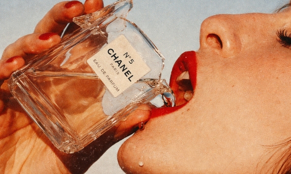 3 lý do bất ngờ chứng minh xịt nước hoa không chỉ để thơm mà còn giúp chị em 'đổi vận', hút may mắn rõ rệt
