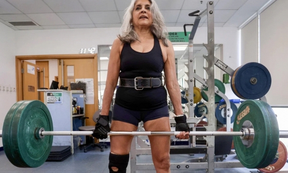 70 tuổi trở thành vận động viên cử tạ: Hành trình không chịu 'giảm tốc' của một giáo viên về hưu