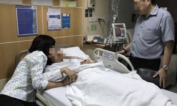 Bố mẹ và con gái cùng mắc ung thư gan, người mẹ quỳ khóc: Vì tiết kiệm, tôi vô tình 'đầu độc' cả nhà