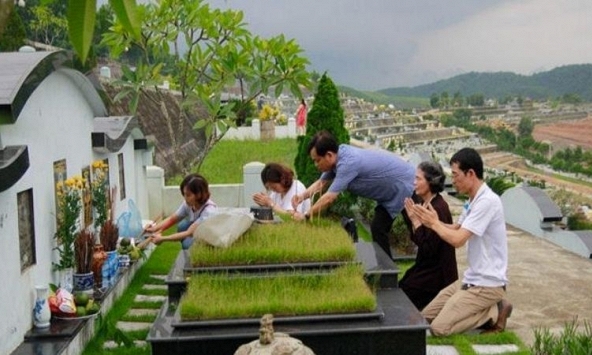 Đi tảo mộ Thanh Minh: 3 loại quả không mang, 1 vật hạn chế cúng