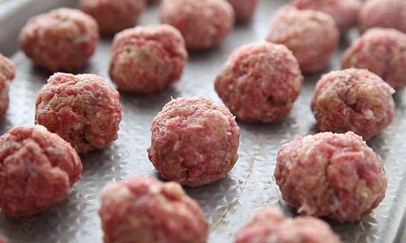 Nhiều người KHÔNG hề biết: Thịt lợn có 4 đặc điểm này rẻ mấy cũng đừng vội mà mua về nhà!