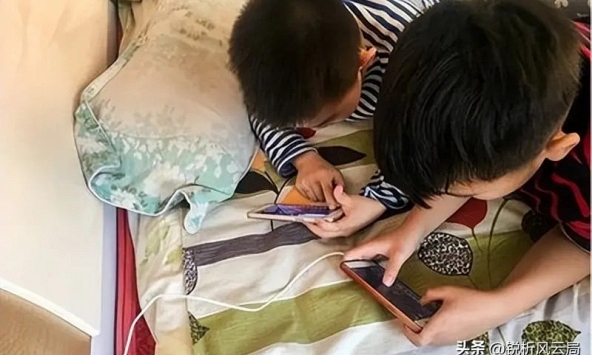 Nội dung phản cảm tràn lan: Mạng xã hội đang âm thầm “đánh cắp” tuổi thơ của trẻ