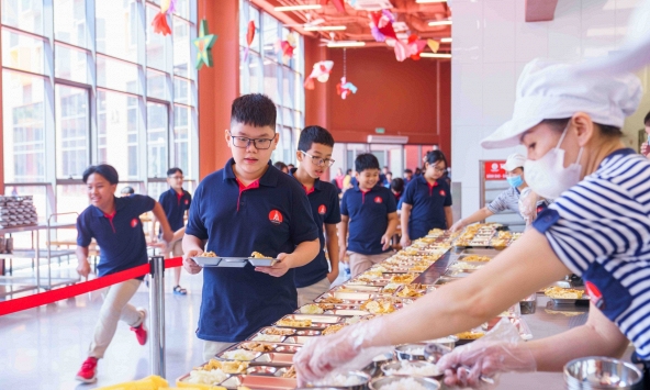 Bộ Giáo dục và Đào tạo yêu cầu các trường công khai đơn vị cung cấp thực phẩm để xã hội cùng tham gia giám sát