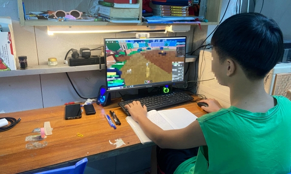 Con trai lớp 7 kiếm hơn 130 triệu đồng từ cày game, mẹ đòi cấm vì sợ con hư và lời khuyên từ chuyên gia