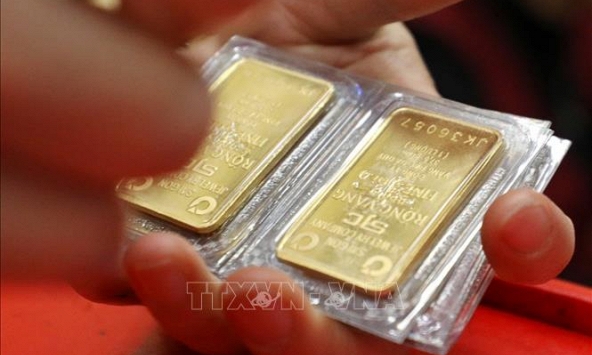 Giá vàng hôm nay 5/4: Vàng trong nước neo cao, chênh lệch gần 26 triệu đồng/lượng với vàng thế giới