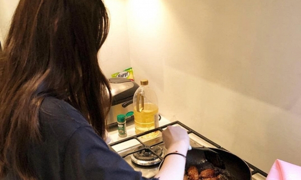 Bác sĩ tiết lộ 6 chất độc trong nhà bếp có thể gây ung thư, phù phổi: Máy hút mùi thôi chưa đủ, hãy nhớ 4 mẹo phòng ngừa