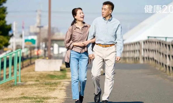 Người phụ nữ 62 tuổi đi 10.000 bước mỗi ngày, cuối cùng “hỏng” đầu gối! Chuyên gia chỉ ra sự thật khiến càng đi càng mất cơ