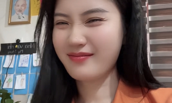 Sáng bừng cả khung hình, cô giáo mầm non gây bất ngờ với vóc dáng chuẩn chỉnh và thần thái cuốn hút