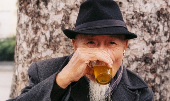 Đột quỵ rất “sợ” người thường uống nước vào giờ này: Thải sạch độc tố cả cơ thể, ngủ dậy thấy khỏe như vâm