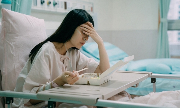 Người phụ nữ 42 tuổi sức khỏe tốt bất ngờ tử vong, chồng bàng hoàng: “Chỉ thấy cô ấy hơi mệt”, bác sĩ cảnh báo khẩn