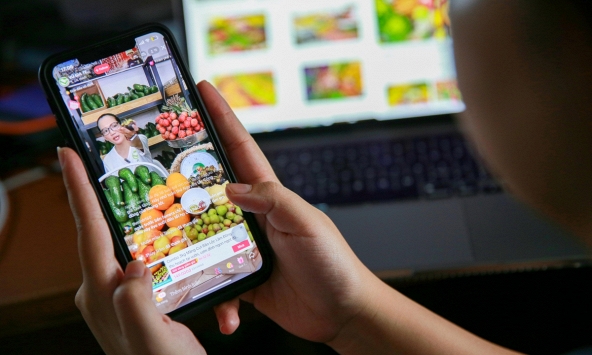 Bỏ ngay thói quen này khi xem livestream bán hàng