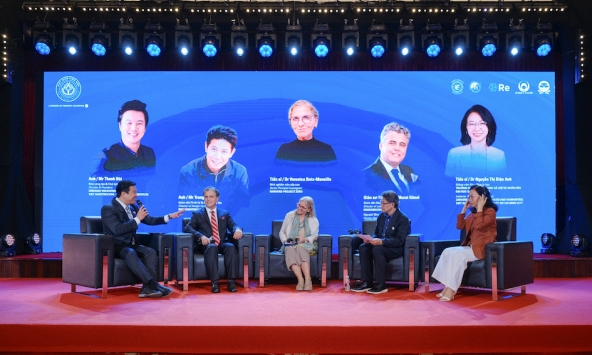 'Điểm chạm học thuật toàn cầu- Góc nhìn mới về giáo dục để phát triển toàn diện