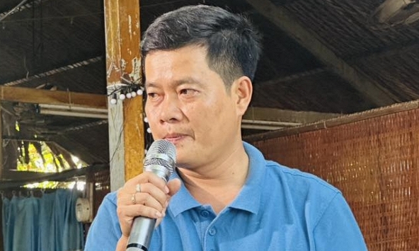 Trùm Điền Quân lặn lội đi thăm đồng nghiệp cũ, nghe nói thẳng: 'Tôi ngột ngạt, thấy sợ lắm rồi'