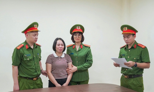 Bắt tạm giam, khám xét nơi ở của hiệu trưởng Trần Thu Đông và kế toán Hoàng Thị Xuân Hòa