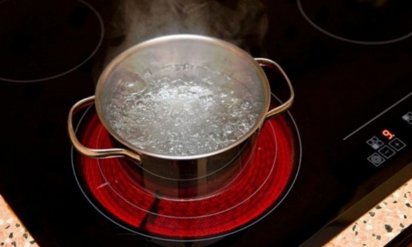 Cảnh báo đến các gia đình đang dùng bếp từ