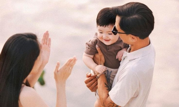 Mẹ nuôi dưỡng đứa trẻ biết điều, bố nuôi dưỡng đứa trẻ tự tin giao tiếp