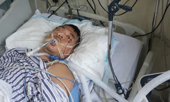 Người đàn ông đi khám khó tiêu phát hiện máu đục như sữa dâu, bác sĩ tức giận: 'Sướng cái miệng, hại cái thân'