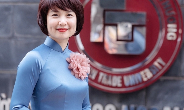 PGS.TS Phạm Thu Hương – Gắn đào tạo với thực tiễn, mở rộng hợp tác quốc tế