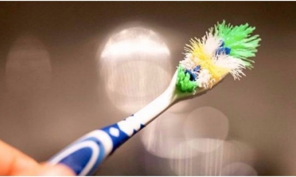 Bao lâu nên thay bàn chải đánh răng 1 lần?