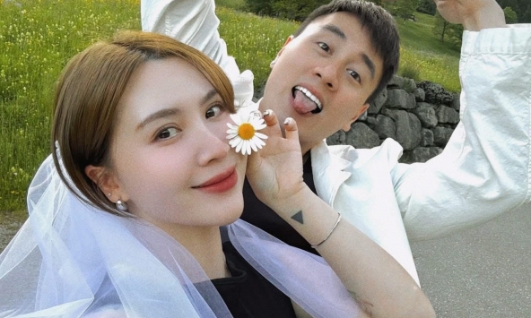 Kiên Hoàng 'gia đình Cam Cam' tậu Mercedes, rồi đến Porsche từ trước 2022, bộ YouTuber 'kiếm tiền ác' vậy hả? Chính chủ lên tiếng