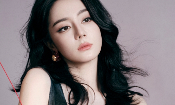 Người đàn ông là vết nhơ duy nhất của Địch Lệ Nhiệt Ba