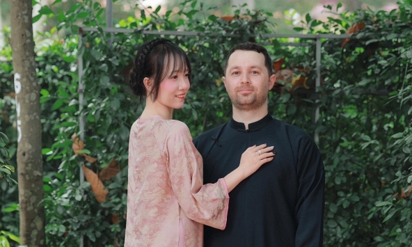 8 triệu người xem clip chàng trai Mỹ bay 15.000 km đến TP.HCM gặp người yêu