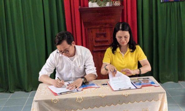 Lễ ký kết giao ước kết nghĩa giữa Trường Tiểu học Lý Tự Trọng và Trường Phổ thông dân tộc bán trú Tiểu học Nam Giang 2