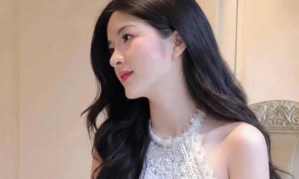 Ngẫu hứng biểu diễn ảo thuật, cô giáo xinh đẹp khiến CDM hết lời khen ngợi