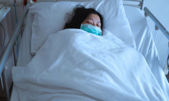 Cô gái 23 tuổi đã mắc ung thư giai đoạn cuối, bác sĩ cảnh báo: Làm 4 việc này chẳng khác nào “bào mòn” cơ thể mỗi ngày