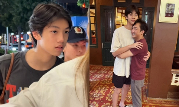 Con trai Hà Hồ: Lịch lãm, phong thái tổng tài, đứng với bố như người “khổng lồ”