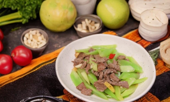 Hãy ăn nhiều hơn loại rau bổ gan này vào tháng Tư: Xào với thịt bò, giúp ngủ ngon, tăng cường dương khí và bổ sung khí huyết