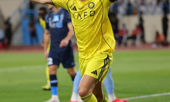 Ronaldo cán mốc 968 bàn thắng, ghi 24 bàn/24 trận đưa Al Nassr đi vào lịch sử ở tuổi 41