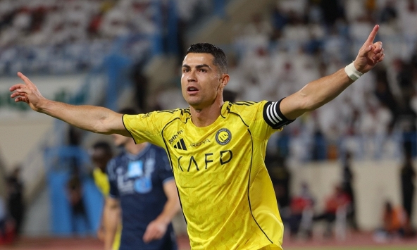 Ronaldo cán mốc 968 bàn thắng, ghi 24 bàn/24 trận đưa Al Nassr đi vào lịch sử ở tuổi 41