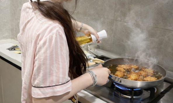 5 thủ phạm 'phá phổi' nhanh chẳng thua gì thuốc lá nhưng ít ai để ý, nhiều người còn tưởng… tốt