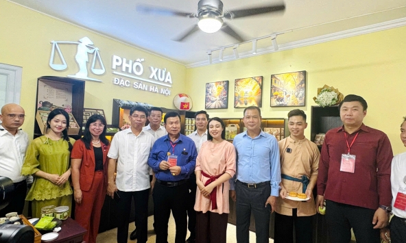 Cốm Phố Xưa mang tinh hoa Hà Nội tiếp đón đoàn Lào