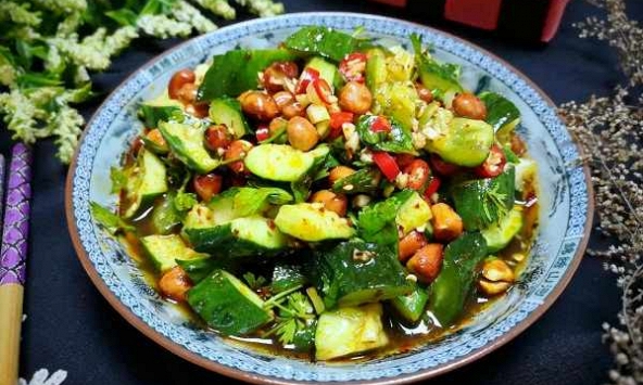 Dưa chuột - loại quả “rẻ bèo” ngoài chợ: Ăn đúng cách giúp kiểm soát đường huyết