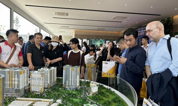 Lãi suất vay mua nhà tăng cao, thị trường bất động sản chững lại