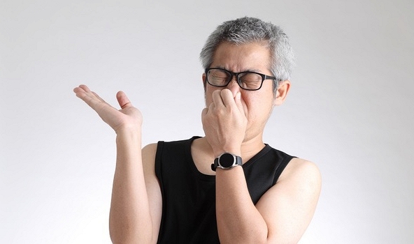 Sau 40 tuổi, cơ thể bắt đầu có mùi khác lạ dù rất chăm tắm mỗi ngày: Bác sĩ nói thẳng nguyên nhân thật sự