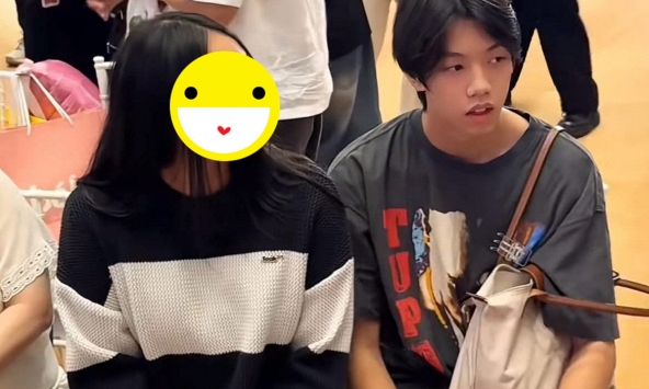 Tìm kiếm “gia thế Chrissy bạn gái Subeo” lên hot search