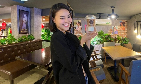 Từng khai trương rầm rộ, chuyện gì đang xảy ra với quán cà phê của Ninh Dương Lan Ngọc sau 4 năm?