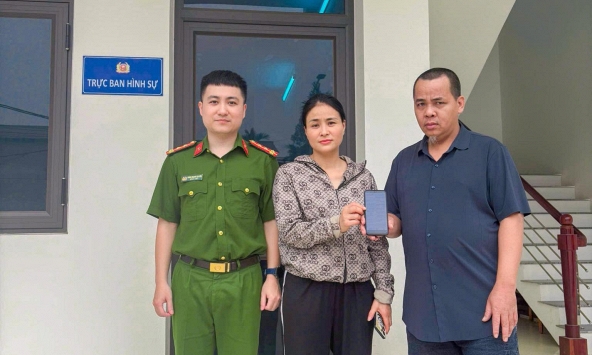 Chuyển khoản thành công 180 triệu, người phụ nữ SN 1982 nhận ngay cuộc gọi từ công an: Hé lộ tình huống hiếm gặp khiến nhiều người giật mình