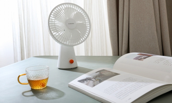 Mới đầu mùa đã nắng nóng dữ dội, lo mất điện: Quạt tích điện là món nhất định phải có hè này