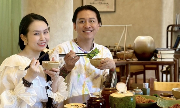 Chuyện gì xảy ra với nhà hàng chay của Tuấn Hưng và Hương Baby?