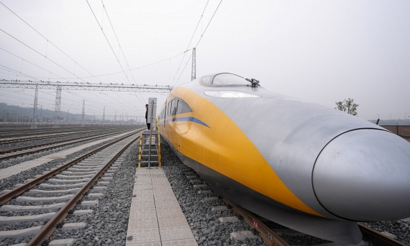 Trung Quốc tạo ra 'cơn lốc' trên đường ray, ghi nhận tốc độ tối đa đáng kinh ngạc