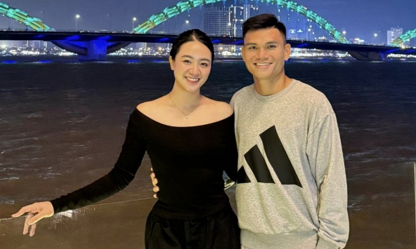 Từng 'bán trâu đi bá đóng' giờ cầu thủ xứ Nghệ thành ông chủ quán cafe hoa tươi, cưới vợ cùng quê