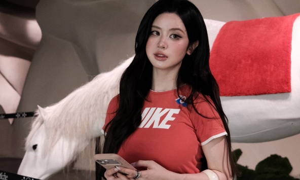 Gia nhập đường đua mùa hè, Hàn Hằng khiến fan ngỡ ngàng với vóc dáng chuẩn chỉnh